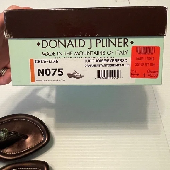 Donald J Pliner size 7.5 beaded sandals, brand new - Picture 7 of 7